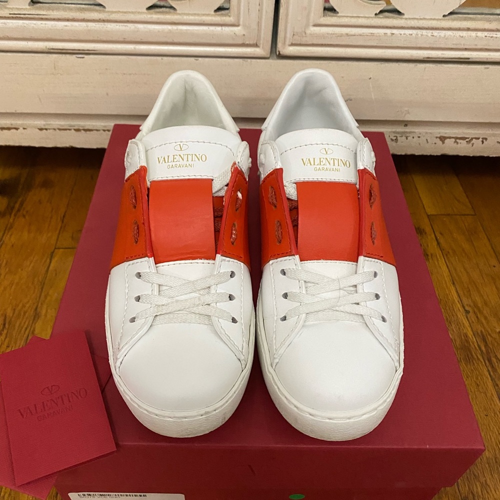 Authentic - Good condition Valentino G Sneakers 👟